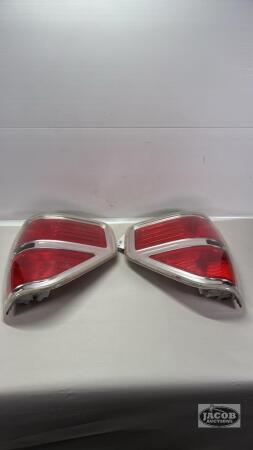 SET OF FORD PICKUP TRUCK TAIL LIGHT UNITS