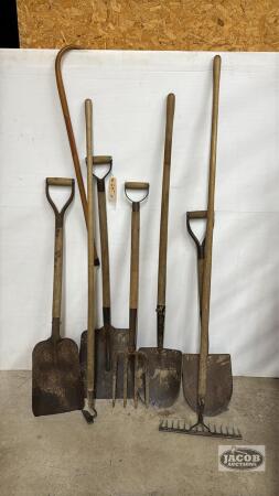 GARDEN TOOL LOT