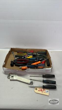 ASSORTED LOT OF SCREWDRIVERS AND PLIERS