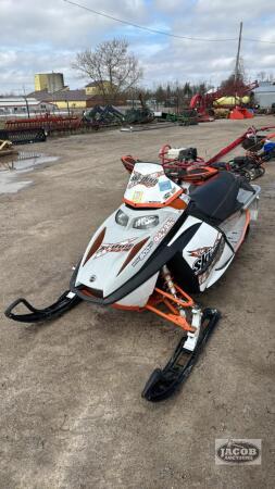 2005 SKIDOO REV 800HO SNOWMOBILE