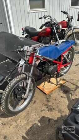 1982 HONE CAF&Eacute; RACER MOTORCYCLE