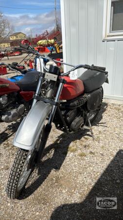1975 BOMBARDIER TNT 175 DIRT BIKE