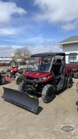 2016 CAN-AM DEFENDER HD8 4WD UTV