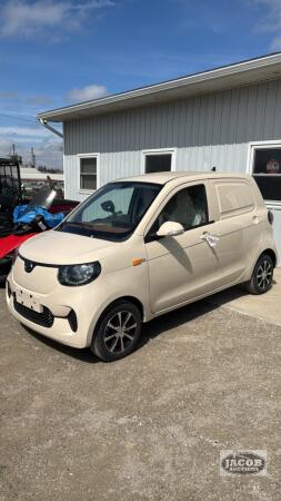 UNUSED MULLEN-GO ELECTRIC UTILITY VEHICLE