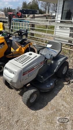 WHITE LT13S GAS RIDING LAWNMOWER