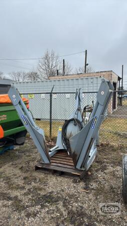 BAUMALIGHT ST 330 HYDRAULIC TREE SPADE