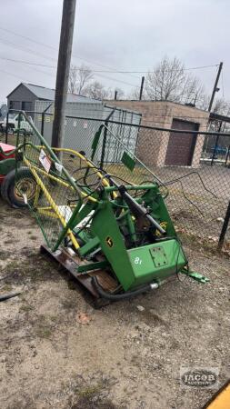 JOHN DEERE BALE THROWER