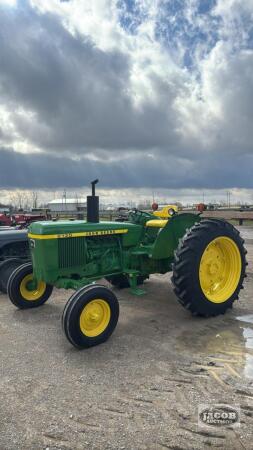 JOHN DEERE 2130 DIESEL TRACTOR