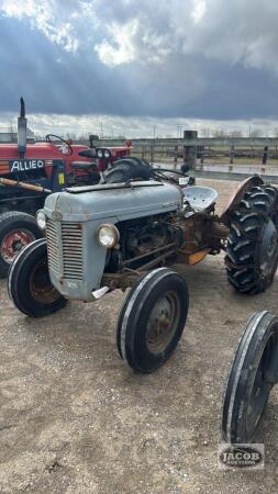FERGUSON 35 GAS TRACTOR