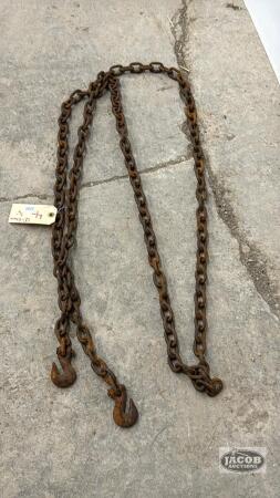 12FT 1/4IN CHAIN WITH 2 HOOKS