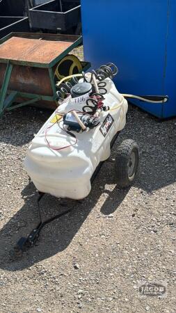 AGRI-FAB 25 GALLON ESTATE SPRAYER