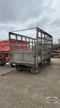 7.5FT X 16FT BALE THROWER WAGON