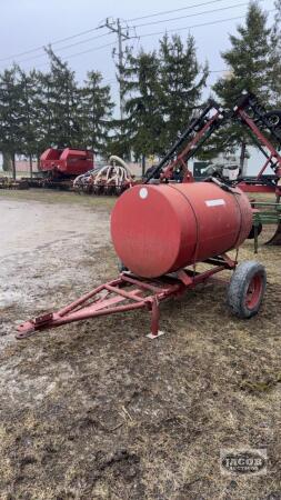 1100 LITRE PORTABLE FUEL TANK ON TRAILER