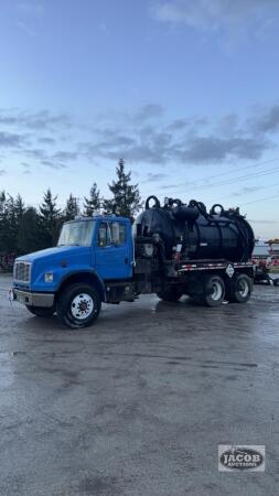 2004 FREIGHTLINER FL80 DIESEL TANDEM VACCUM TRUCK