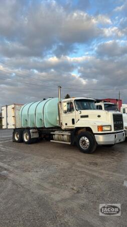 1996 MACK CH600 DIESEL TANDEM SPRAY TENDER TRUCK