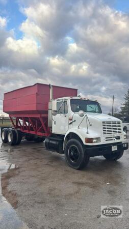 1992 INTERNATIONAL DIESEL TANDEM TRUCK