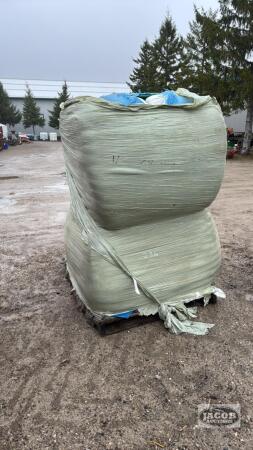 2 BUNDLES OF SYFILCO MONO BIRD NETTING