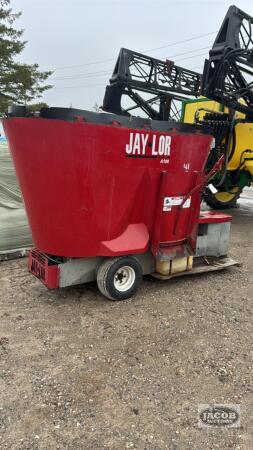 JAYLOR A100 TWIN SCREW SELF PROPELLED FEED MIXER