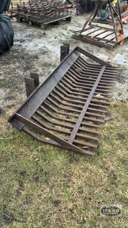 7FT PIN-ON STONE FORK