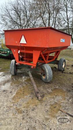 TURNCO 225BU GRAVITY WAGON