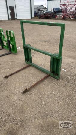 2-PRONG BALE SPEAR