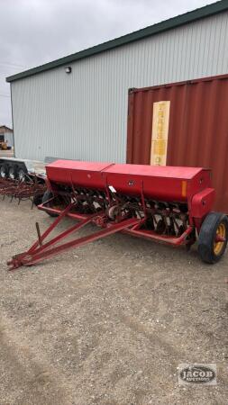 MASSEY FERGUSON 33 17 RUN SEED DRILL