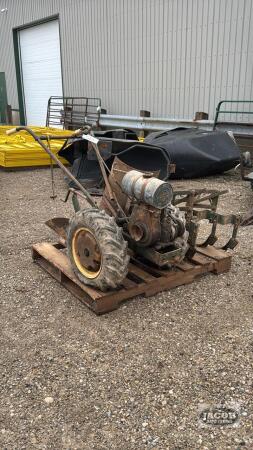 ANTIQUE GARDEN TRACTOR & IMPLEMENTS