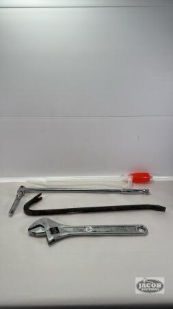 TOOL LOT