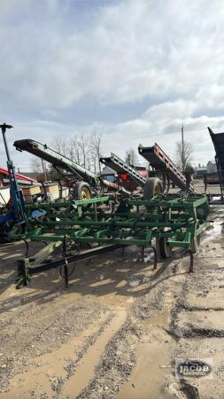 JOHN DEERE 1010 FLAT FOLD 24FT CULTVIATOR