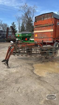 NEW IDEA 402 5-BAR SIDE RAKE