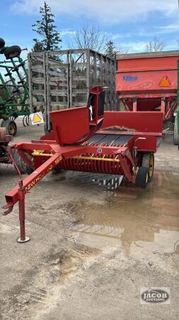 NEW HOLLAND 166 HAY INVERTER