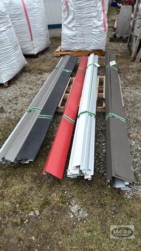 ASSORTMENT OF 10FT J & CORNER TRIMS