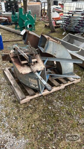 (3) LANDCASTER MULTI FLOW SILO HOODS & 2 SPREADERS