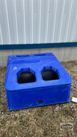 4 OPENING BLUE SPI POLY WATER DRINKER
