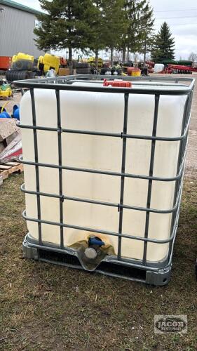 1000L POLY TOTE IN FRAME
