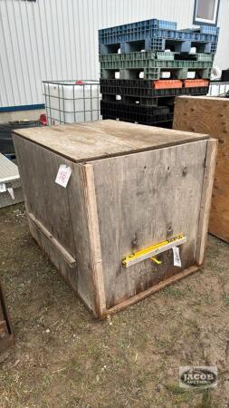 4FT X 3FT PLYWOOD LIVESTOCK CRATE