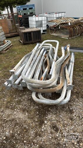 (15) FREESTALL DIVIDERS