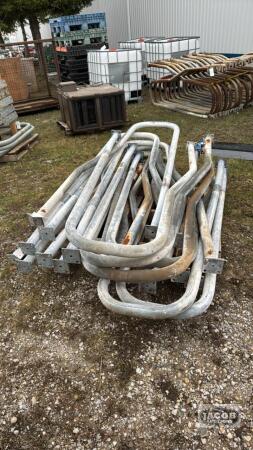 (15) FREESTALL DIVIDERS