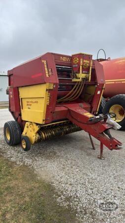 NEW HOLLAND 853 ROUND BALER
