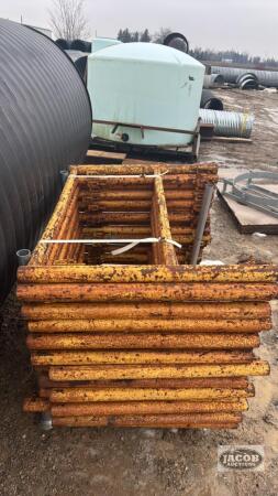(18) PC. OF SCAFFOLD ENDS