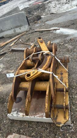 SET OF BODINE THUMBS FOR EXCAVATOR