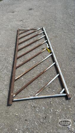 HEAD RAIL