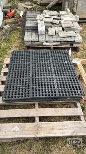 (7) RUBBER ANTI FATIGUE FLOOR MATS