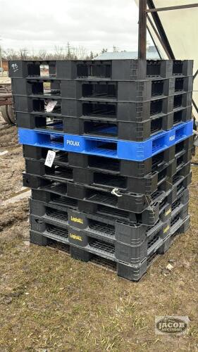 (12) PLASTIC SKIDS