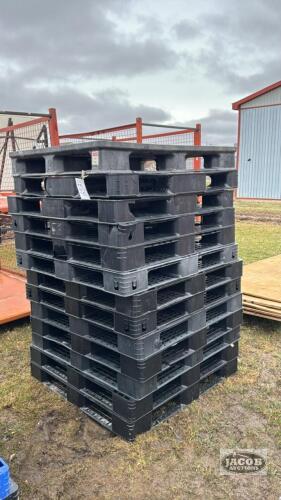(13) PLASTIC SKIDS