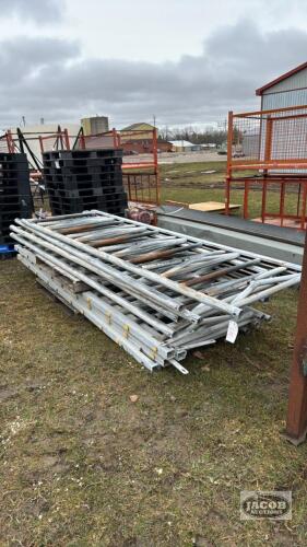 (10) SECTIONS OF LOCKING HEAD GATE
