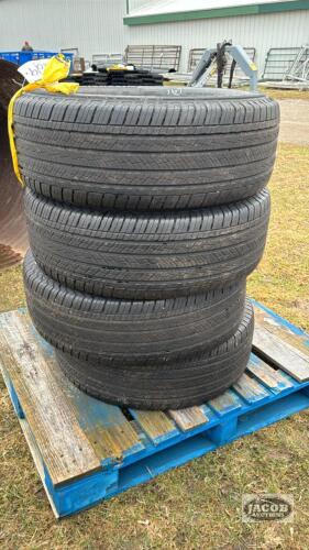 (4) MICHELIN 265/65R18 114T TIRES