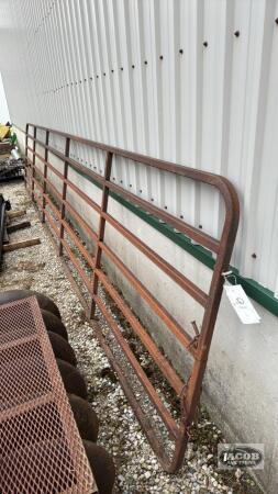 APPROX. 20FT GATE
