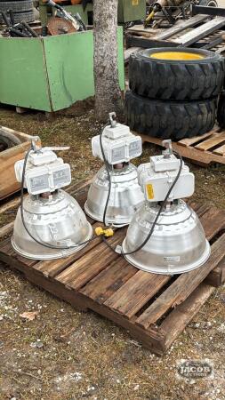 (3) 175 WATT METAL HALIDE LIGHTS
