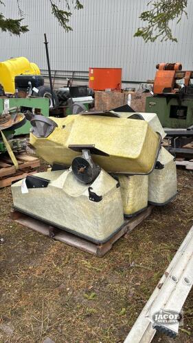 (4) JOHN DEERE PLANTER BOXES WITH UNITS